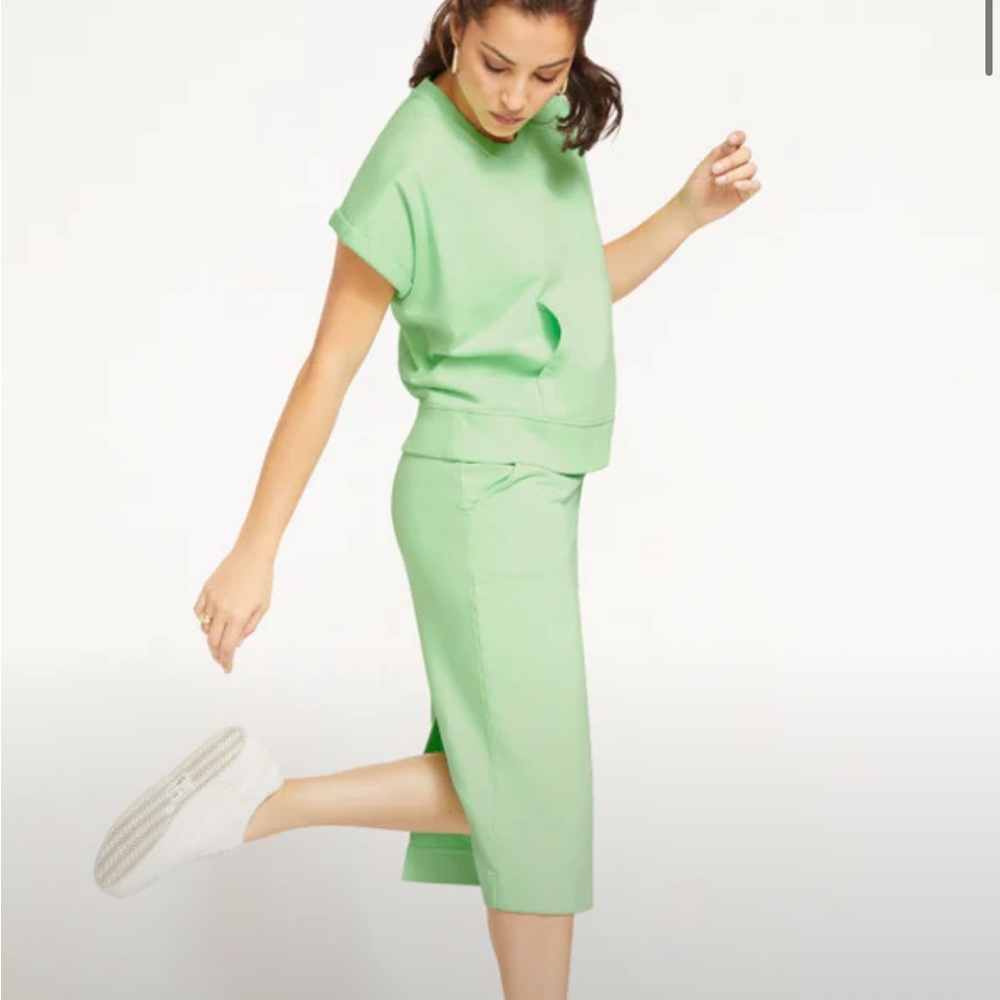 NWOT GSTQ Set in Lime Green